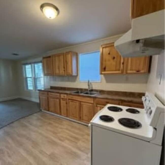 Building Photo - 2716 Oak Ave