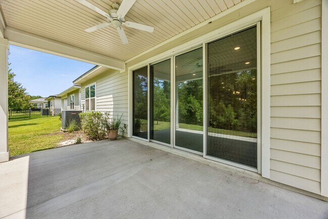 Building Photo - 75565 Blackbird Dr