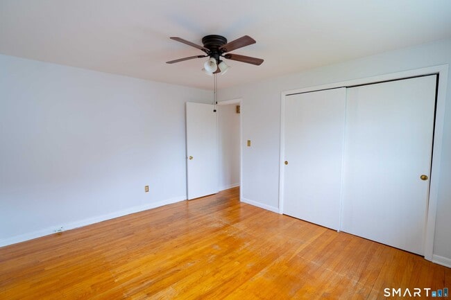 Building Photo - 326 Grovers Ave