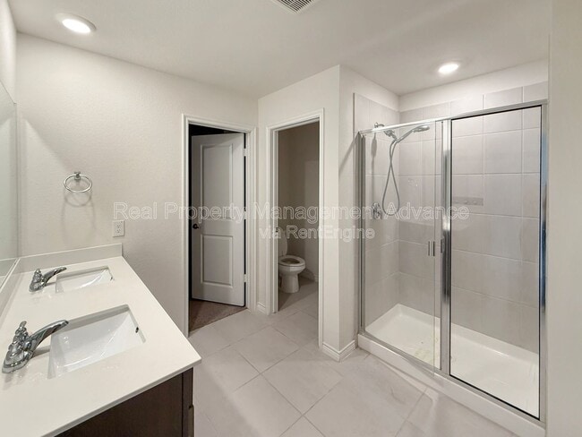 Building Photo - 1412 Blossom Ct Dr