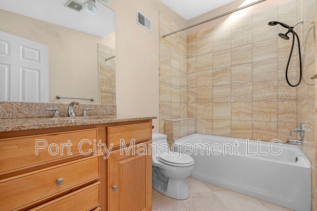 Building Photo - 341 S Macon St.