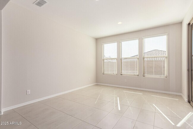 Building Photo - 17651 W Palo Verde Dr