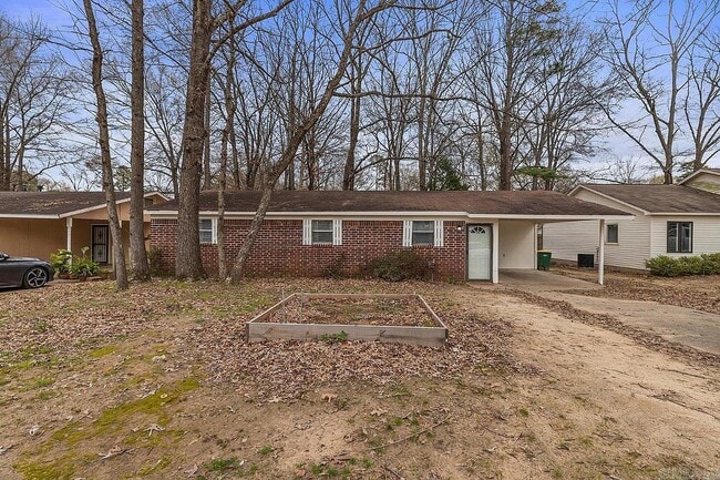 Building Photo - 511 Briar St