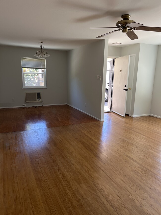 Building Photo - 1375 56th St