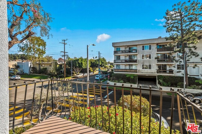 Building Photo - 8105 Redlands St