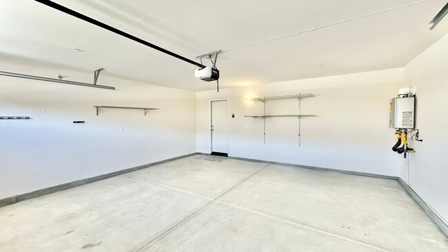Building Photo - Beautiful Brand New Construction Single St...