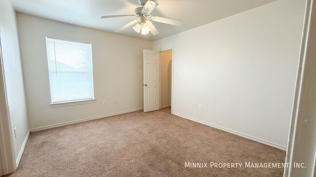 Building Photo - 5402 Kemper St