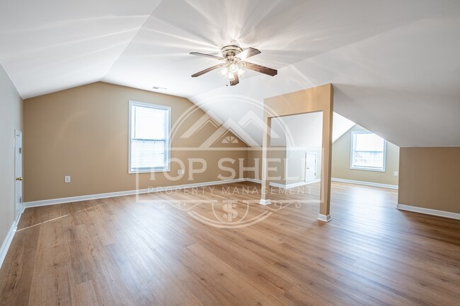 Building Photo - 32 Brookvalley Ct W