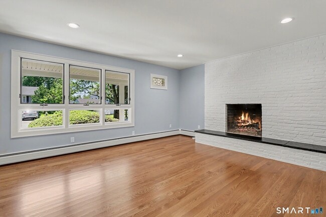 Building Photo - 145 Casmir Dr