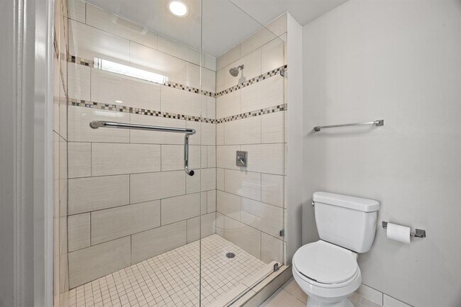 Building Photo - 1320 Robert Browning St