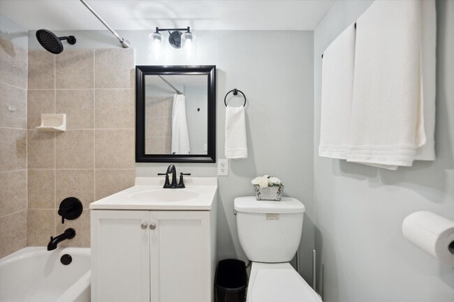 Building Photo - 2bd/1bth Apartment Condo in Aurora