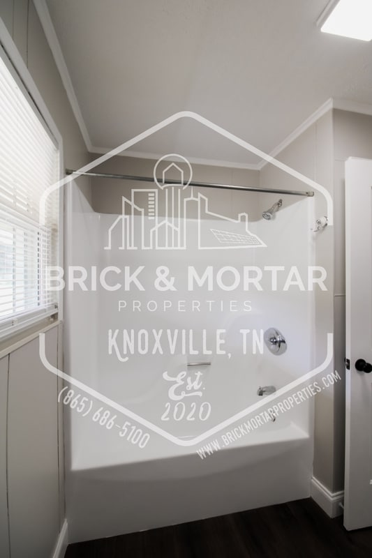 Building Photo - 1737 Lively Rd