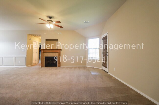 Building Photo - 3 Bed | 2 Bath in Collinsville!
