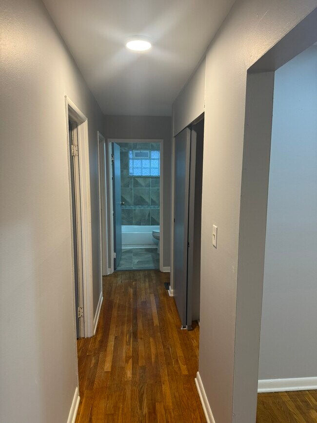 Building Photo - 1894 Pannell Ave