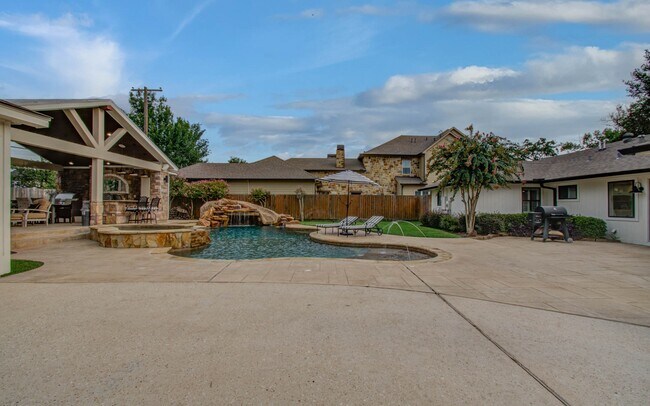 Building Photo - 422 Wycliffe Dr
