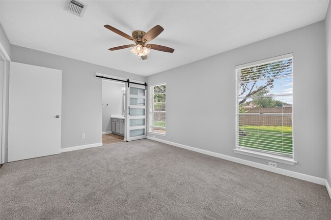 Building Photo - 2450 Long Reach Dr