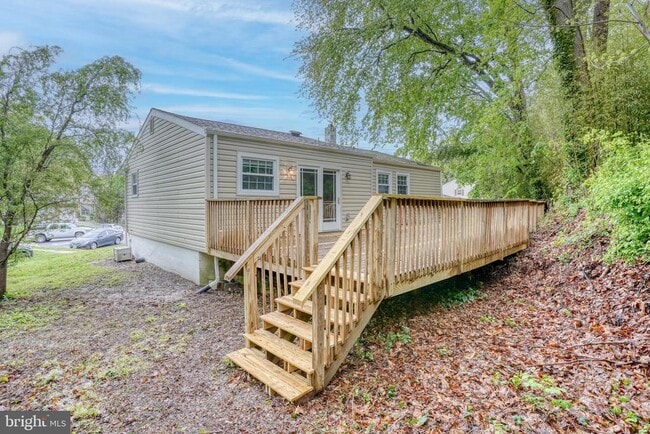 Building Photo - 124 Hilldale Ct