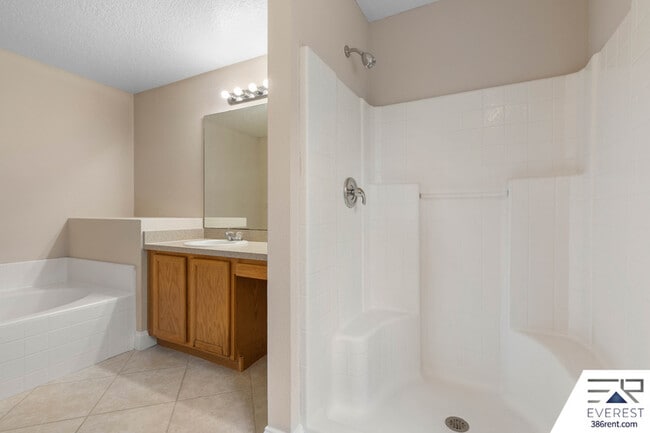 Building Photo - 59 Riverina Dr