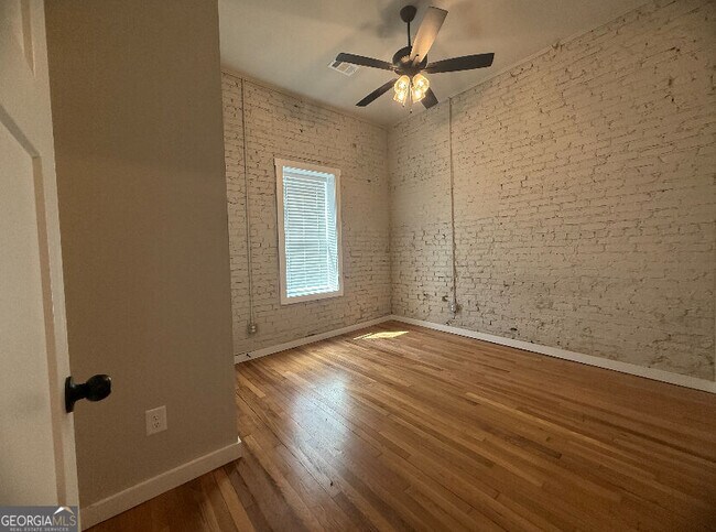 Building Photo - 86 S Forest Ave