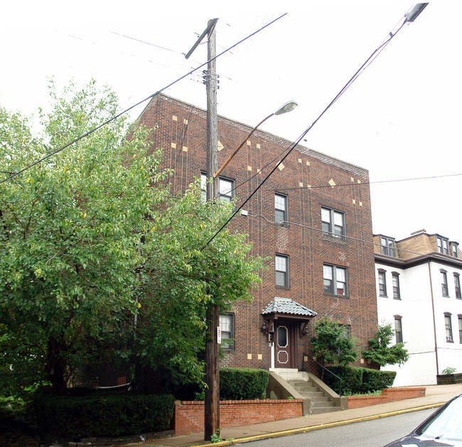 Building Photo - 5706 Walnut St