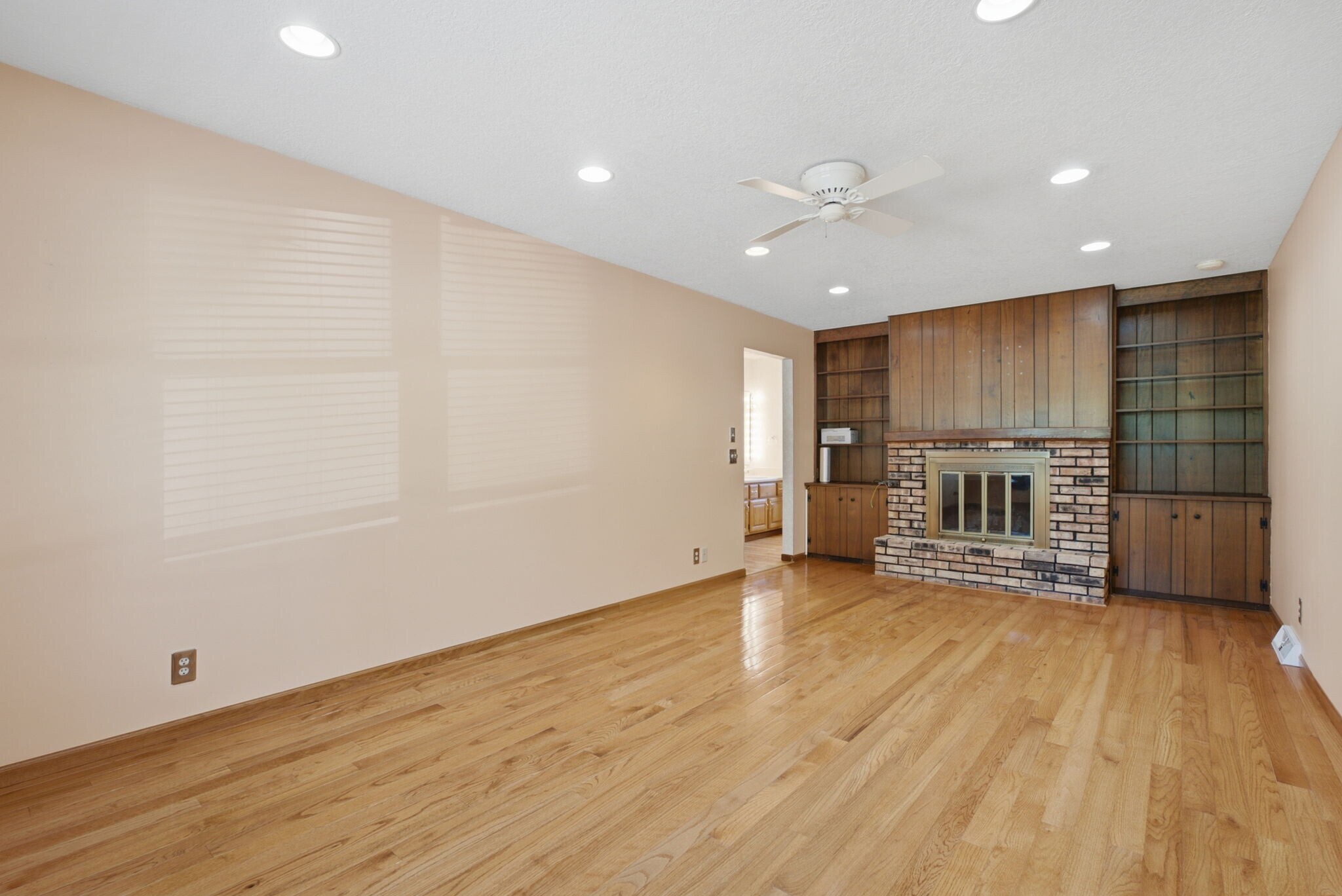 Building Photo - 4813 Surrey Ct