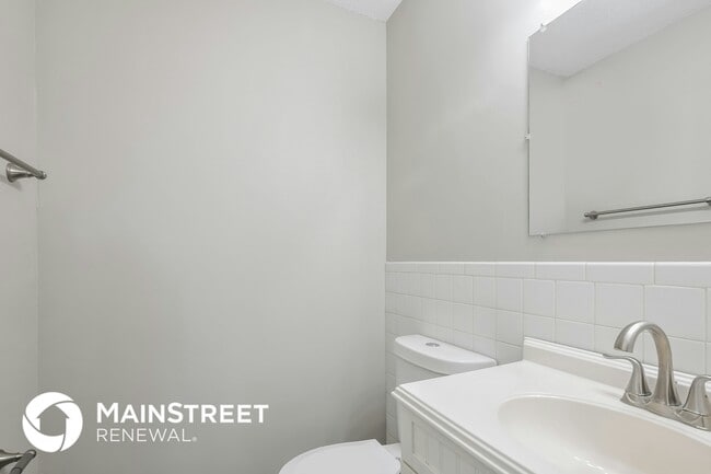 Building Photo - 5 Northwinds Dr