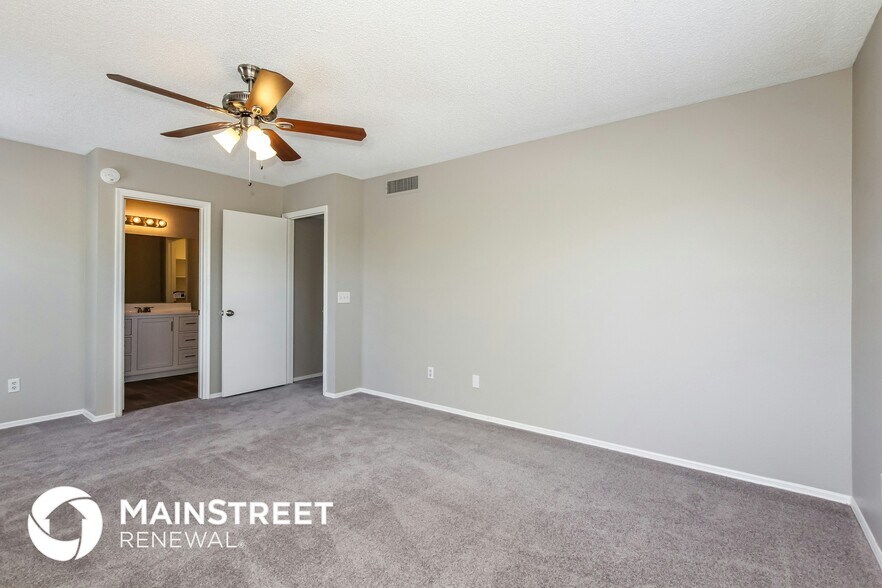 Building Photo - 927 E Escuda Dr
