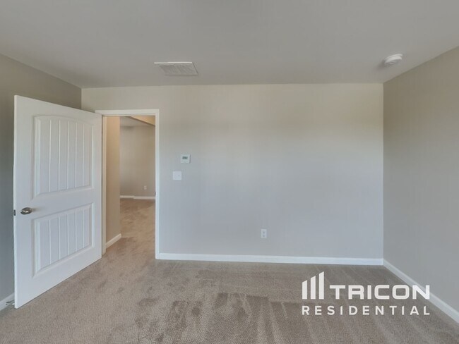 Building Photo - 3380 Baylor Cir