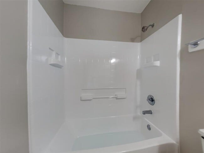Building Photo - 5513 Rio Ramos St