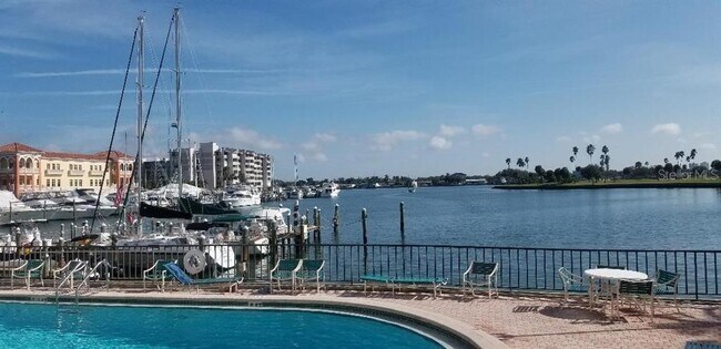 Building Photo - 10355 Paradise Blvd