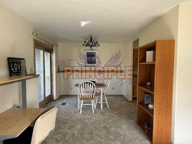 Building Photo - 15 Penney Lane