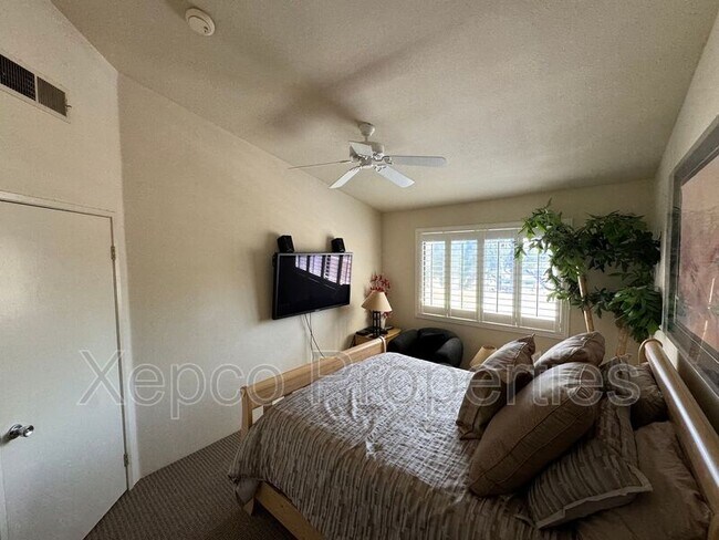 Building Photo - 38297 Crocus Ln