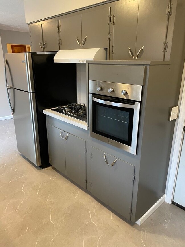 Building Photo - r115/119vDuplex