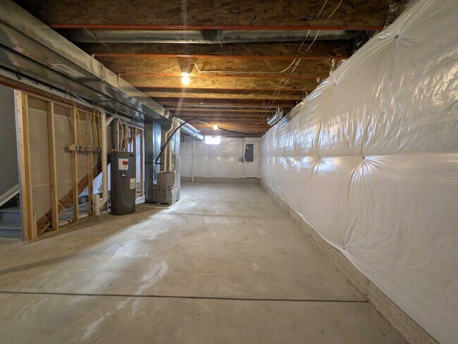 Building Photo - 800 Avebury Dr