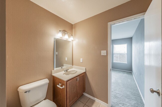 Building Photo - 25% OFF FIRST MONTH'S RENT WITH 12 MONTH LEASE! Lovely 3 bedroom, 2 bath home in Harriet Creek Ra...