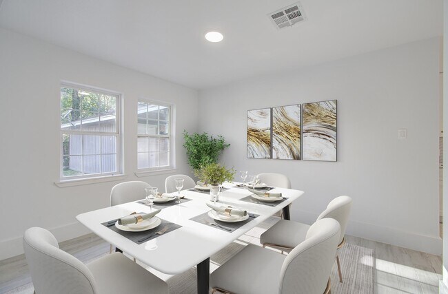 Building Photo - 590 River Plantation Dr