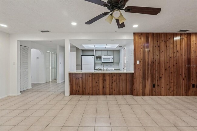 Building Photo - 3100 N Canal Dr