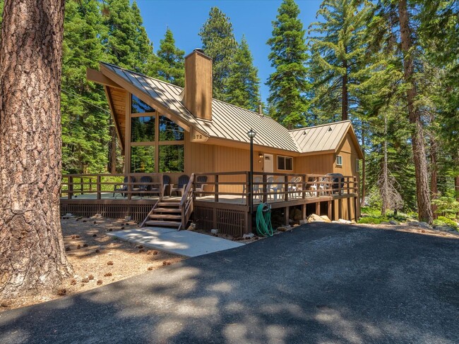 Building Photo - SKI LEASE "Rim Drive Lookout"