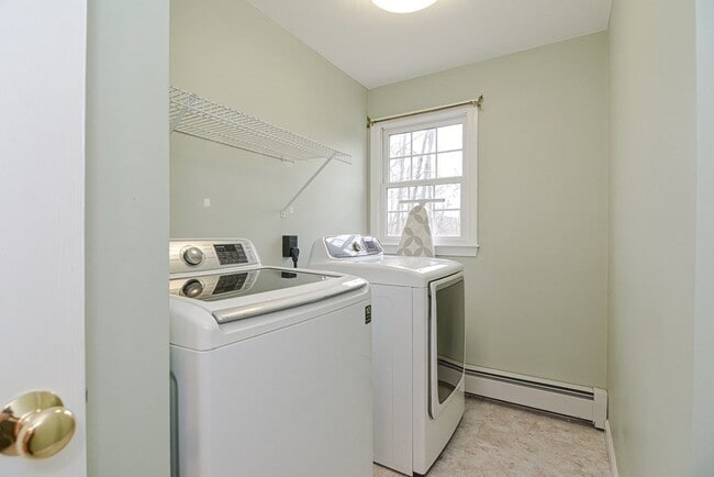 Building Photo - 173 East St