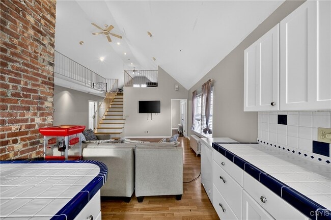 Building Photo - 2340 Court St