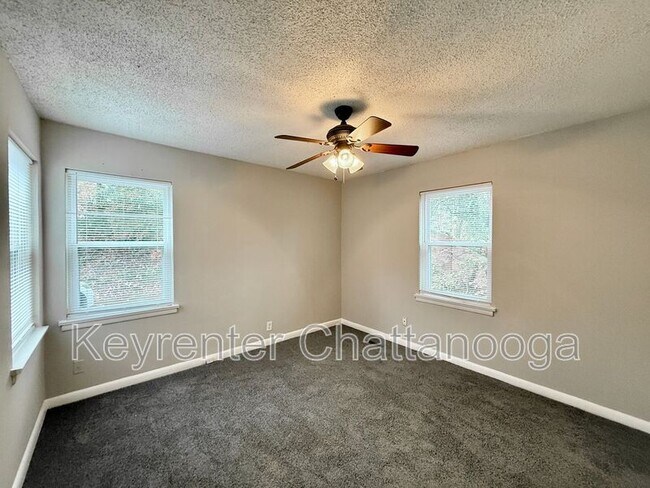 Building Photo - 305 Sunrise Ln