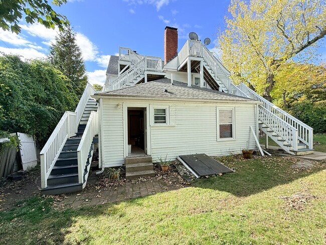 Building Photo - 5 Oakland St