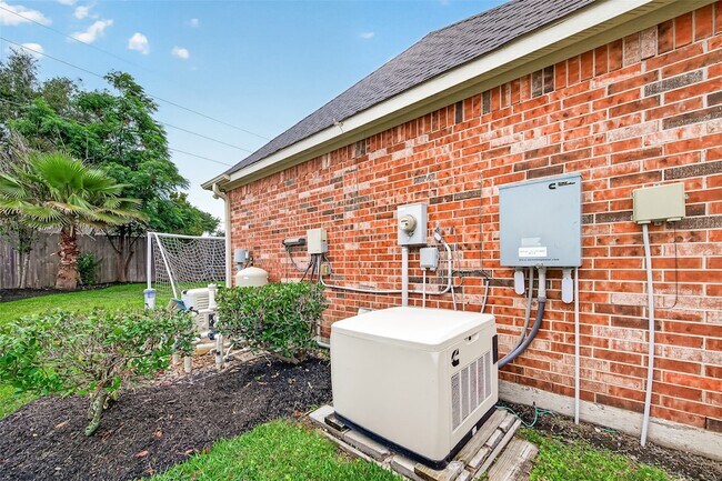 Building Photo - 3510 Artesian Springs Ln