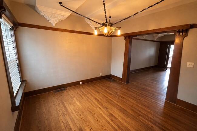 Building Photo - Mason St Duplex