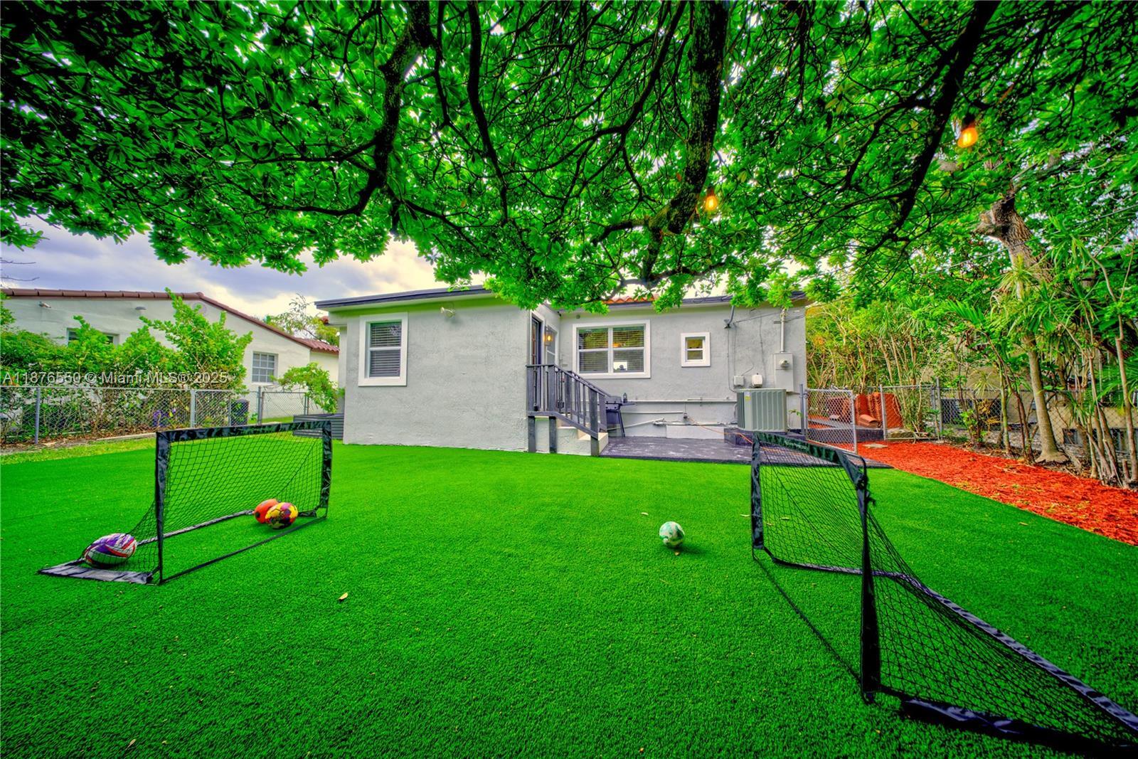 Building Photo - 7 Montilla Ave
