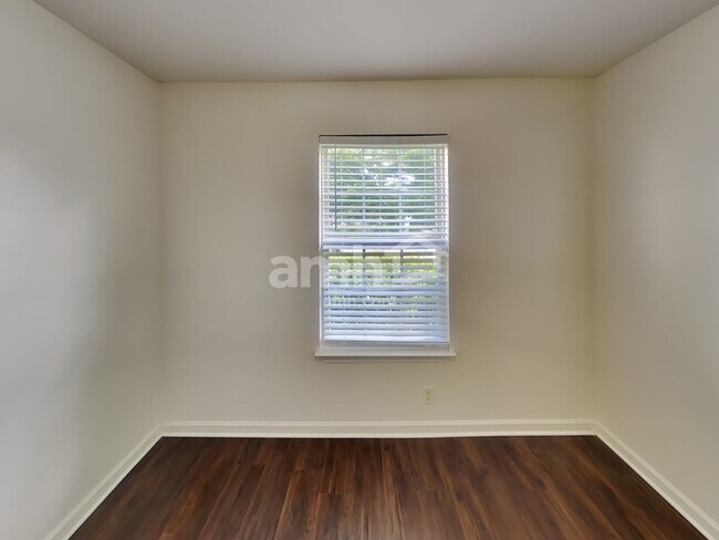 Building Photo - 837 Kaylee Cir