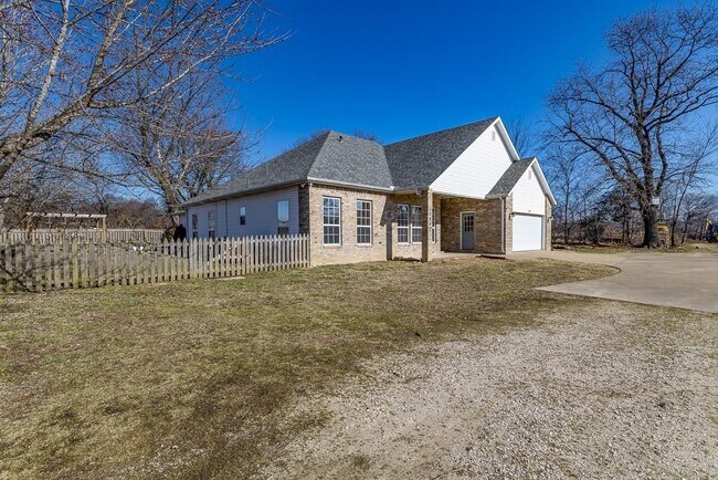 Building Photo - 12840 Ruby Rd