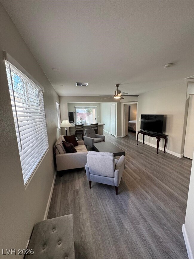 Building Photo - 2050 Towering Pines St