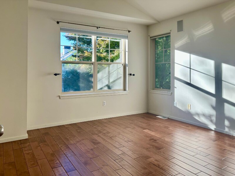 Building Photo - 9231 158th Pl NE