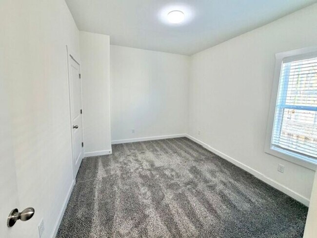 Building Photo - OPEN HOUSE! Now Leasing a Brand New 4-Bedroom 3.5 Townhome in Olive Branch-Minutes from Methodist...